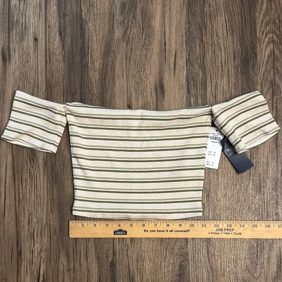 Abercrombie & Fitch Cream and Olive Fitted Crop Top - Picture 2 of 5